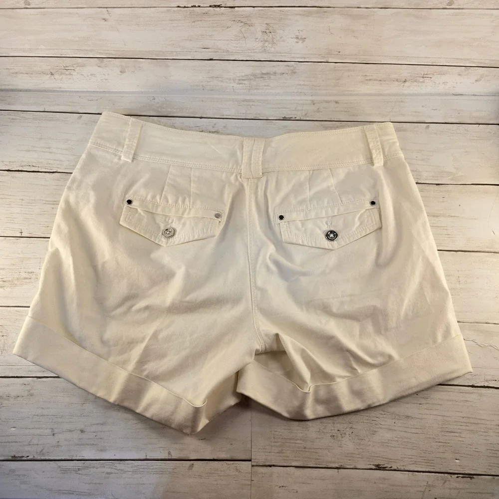 White House Black Market Cream Cuffed Chino Shorts Size 2 Off White Casual SO602